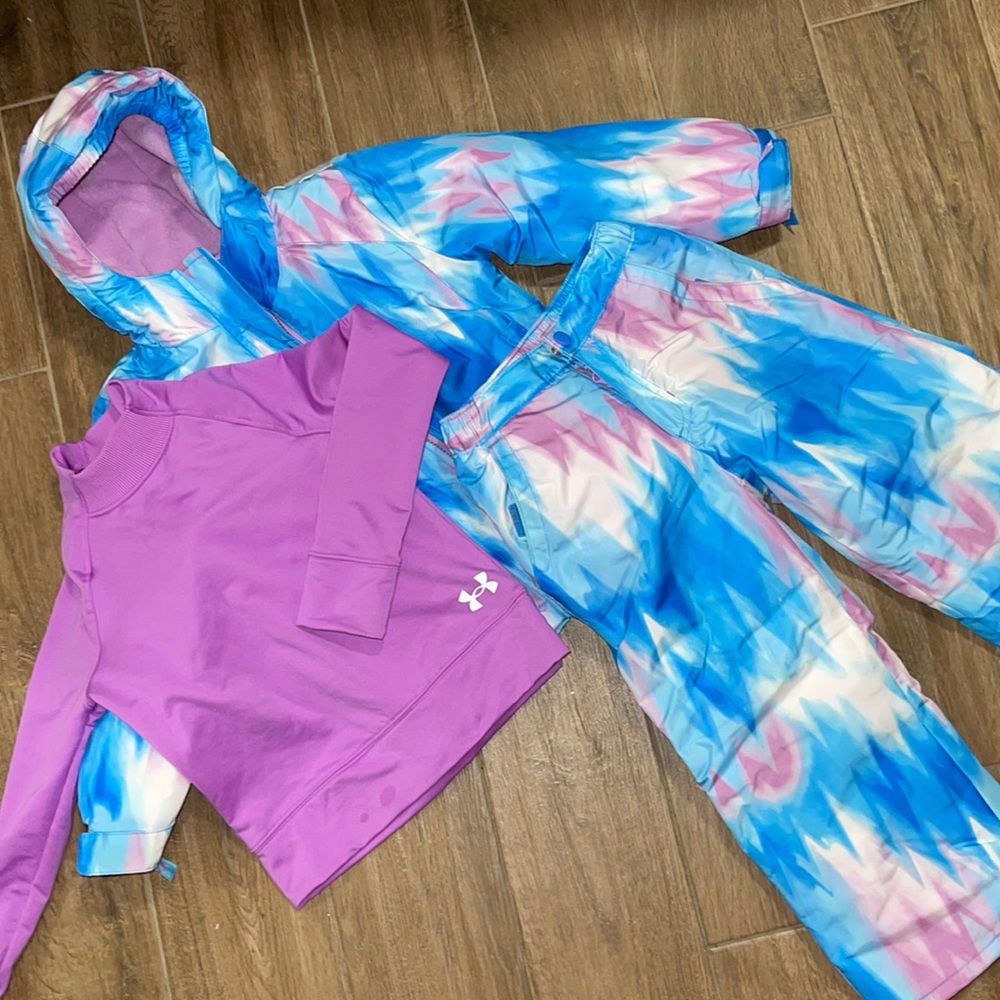 3 pc kid ski set/ jacket xs/4 … pants size 5 kids… under Armour thermal S
